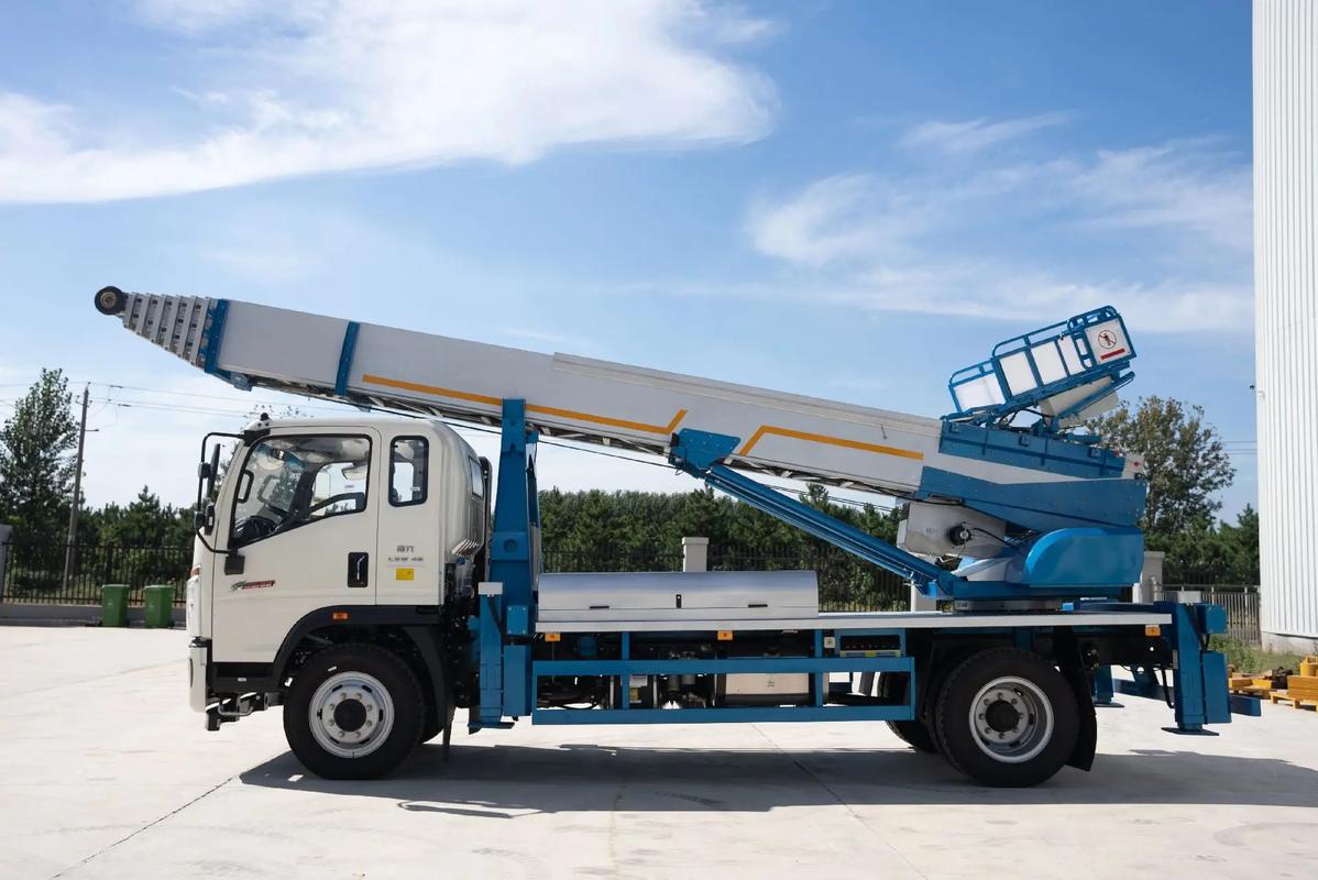 钟山云梯上料车租赁费用