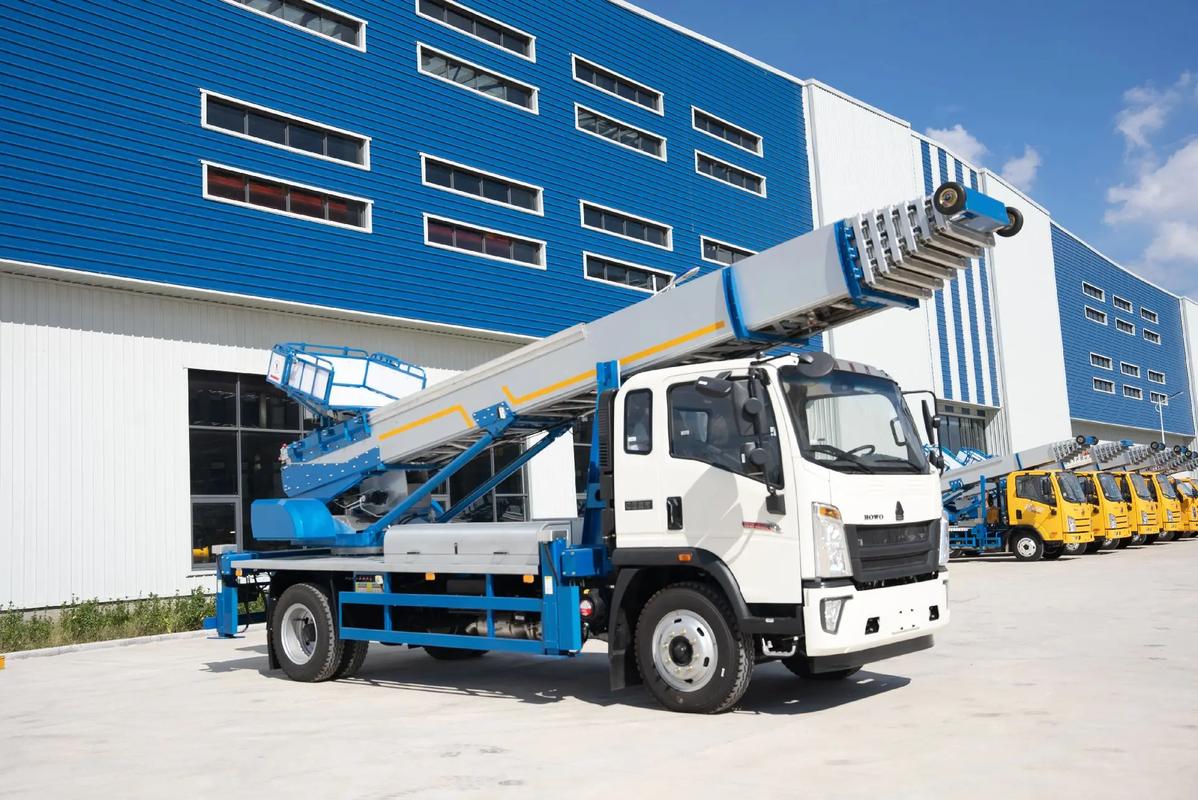 钟山出租云梯车高空作业车 建筑垃圾搬运