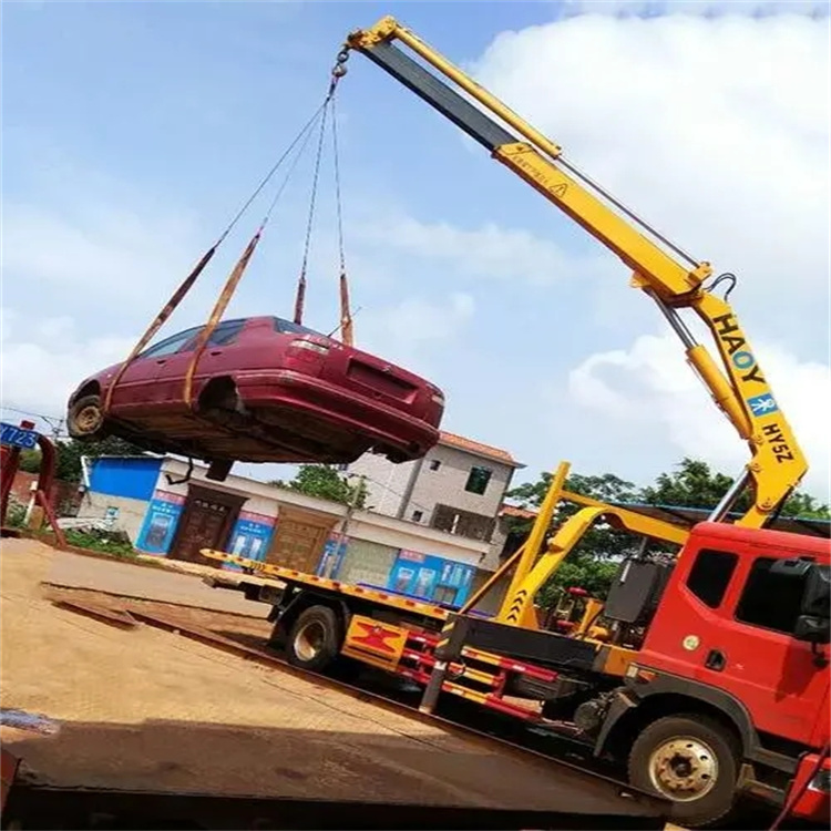 钟山吊车吊汽车的正确方法